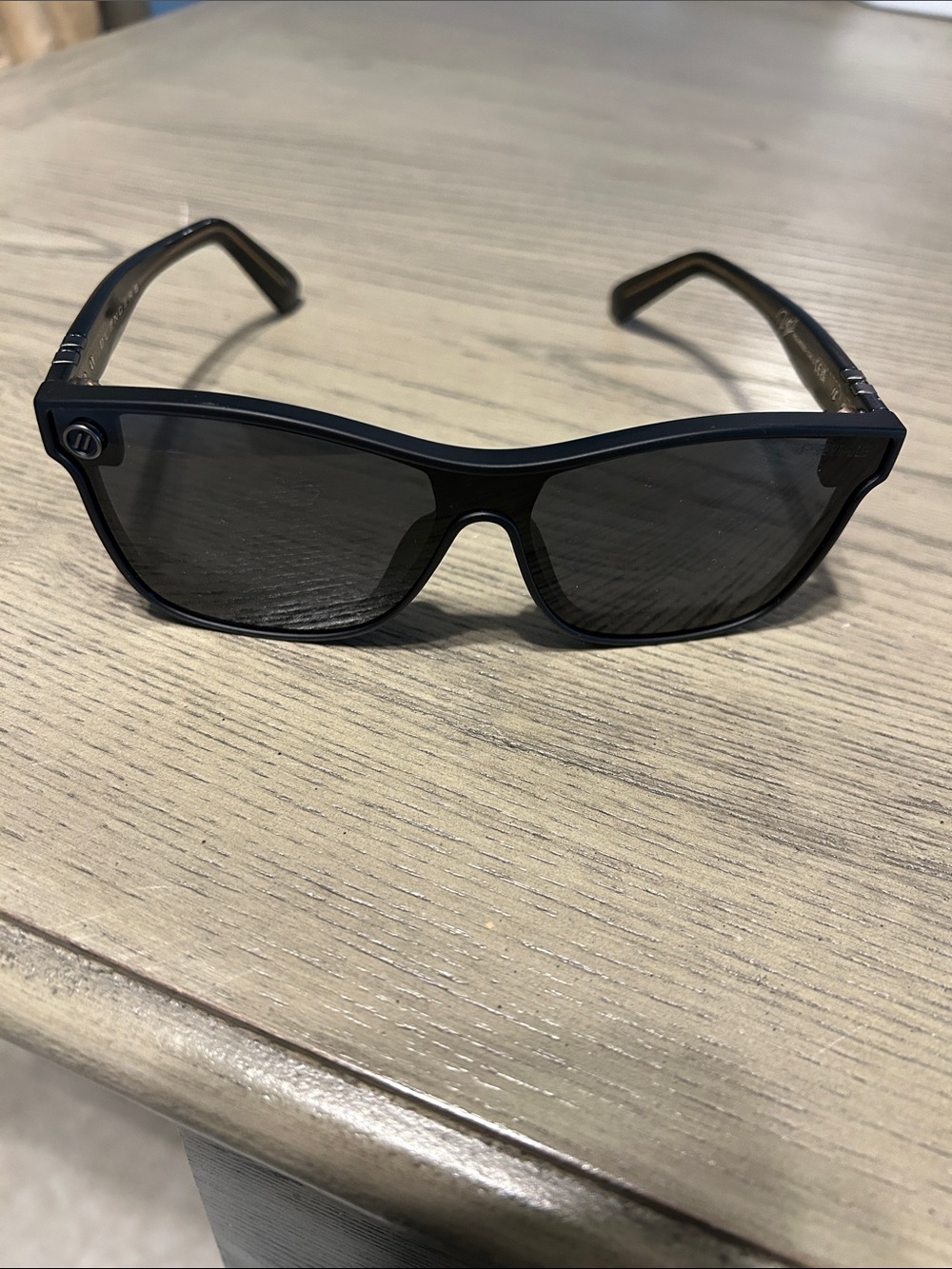 Black Women's Sunglasses - Sleek Full-Frame Design
